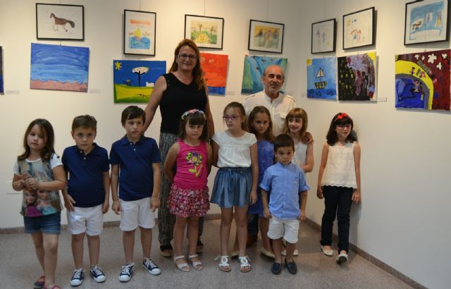 La exposición PinatArt recoge las obras de los alumnos del taller municipal de dibujo y pintura - 1, Foto 1