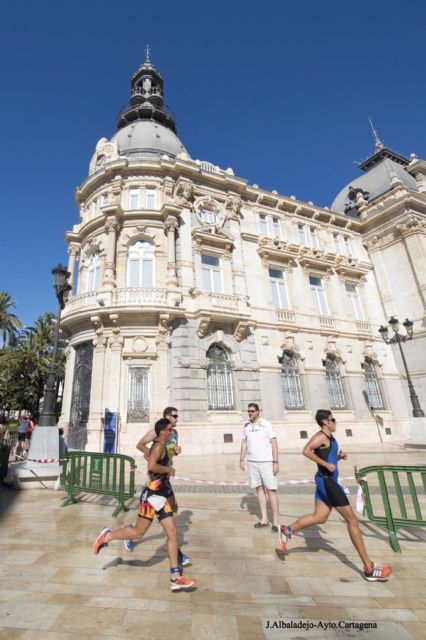El Triatlón SERTRI congregó a más de medio millar de deportistas en el puerto - 5, Foto 5