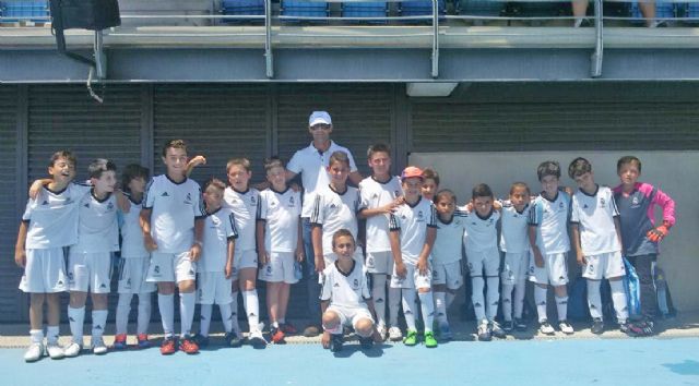 Cerca de 20 alumnos lumbrerenses disfrutan de una jornada de convivencia en las instalaciones de la Fundación Real Madrid - 2, Foto 2
