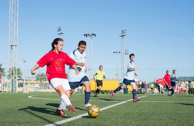 Los futbolistas de las asociaciones de FEAPS RM traen un oro y dos platas del Campeonato Nacional celebrado en Villarreal