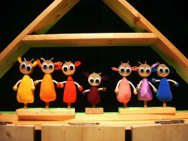 La compañía murciana Los Claveles, premio especial del jurado en el festival de títeres de Omsk, en Siberia - 1, Foto 1