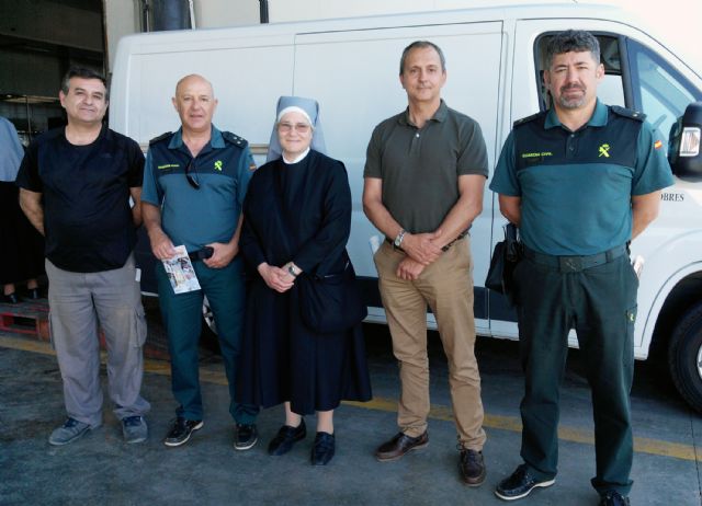 La Guardia Civil entrega mil kilos de atún a  la beneficencia - 1, Foto 1