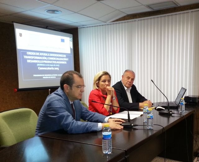 Martínez-Cachá afirma que trabajará conjuntamente con el sector agroalimentario para facilitar los trámites que mejoren su competitividad - 1, Foto 1