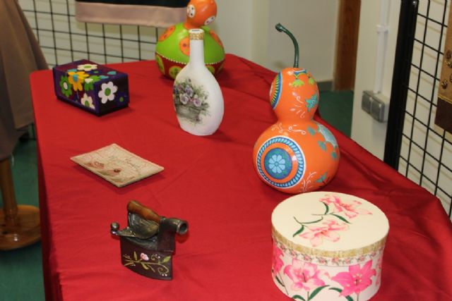 La Universidad Popular finaliza el curso 2014-2015 con la IV Pasarela de Corte y Confección y la exposición de trabajos - 2, Foto 2