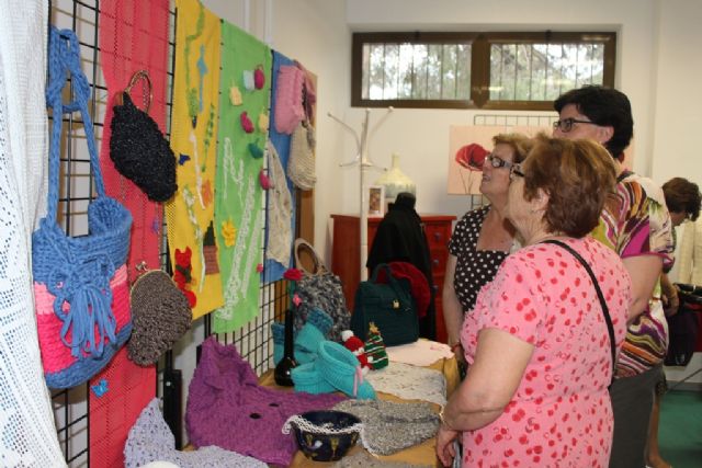 La Universidad Popular finaliza el curso 2014-2015 con la IV Pasarela de Corte y Confección y la exposición de trabajos - 3, Foto 3