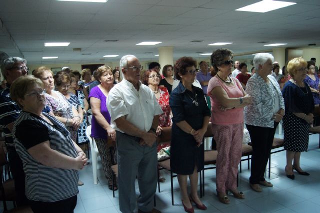 Ana Fuertes Martínez es proclamada nueva reina del Centro Municipal de Personas Mayores de la plaza Balsa Vieja, Foto 6