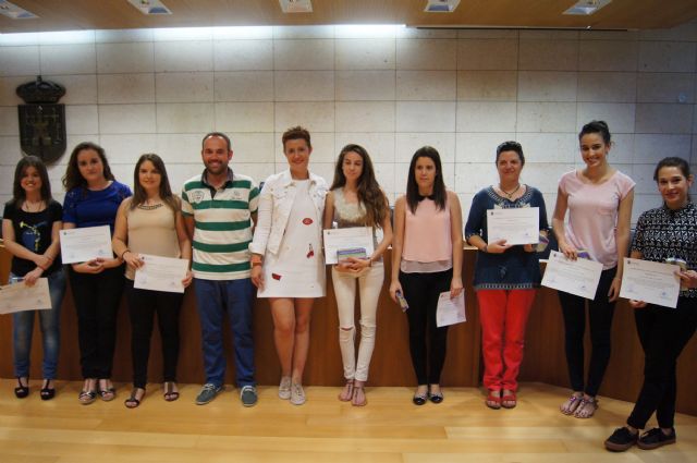 Ocho voluntarias universitarias de la UMU han participado en el programa de Refuerzo educativo, Foto 7