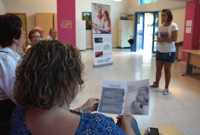 Los mayores torreños aprenden a defenderse de las altas temperaturas - 2, Foto 2