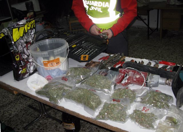 La Guardia Civil desmantela un clan familiar en Jumilla relacionado con delitos de tráfico de droga y robo en vivienda - 3, Foto 3