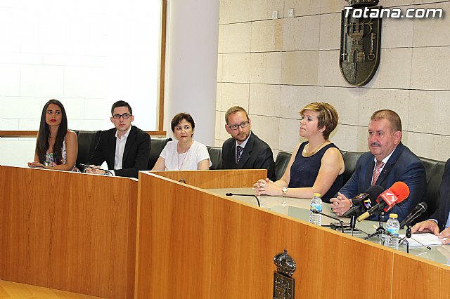 Concejales electos del PSOE y Ganar Totana-IU presentaron el acuerdo programtico del gobierno para la legislatura 2015/2019 - 9