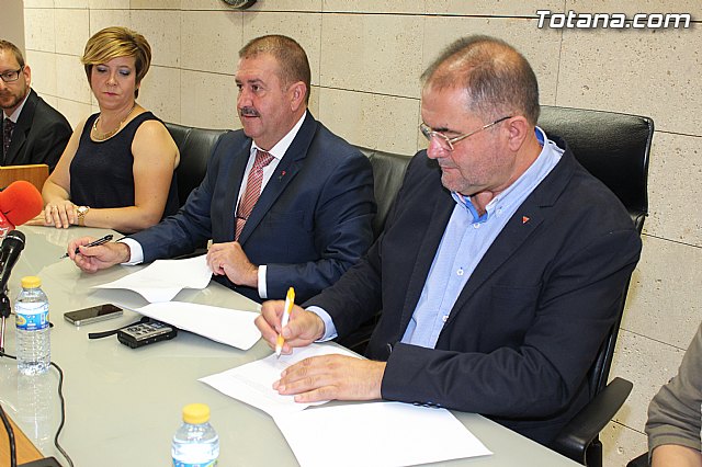Concejales electos del PSOE y Ganar Totana-IU presentaron el acuerdo programtico del gobierno para la legislatura 2015/2019 - 14
