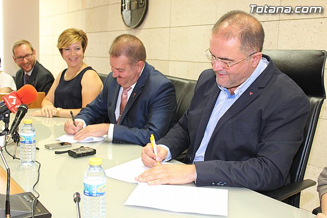 Concejales electos del PSOE y Ganar Totana-IU presentaron el acuerdo programtico del gobierno para la legislatura 2015/2019 - 15