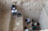 Una veintena de expertos y estudiantes de arqueología participan en la excavación de La Cueva Negra