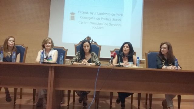 Organizada por la Concejalía de Politica Social, han participado 150 padres, con un aumento señalado de participación del género masculino y de parejas. - 2, Foto 2