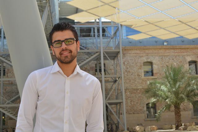 Distinguen al exalumno de la Facultad fichado por el Banco de España - 1, Foto 1