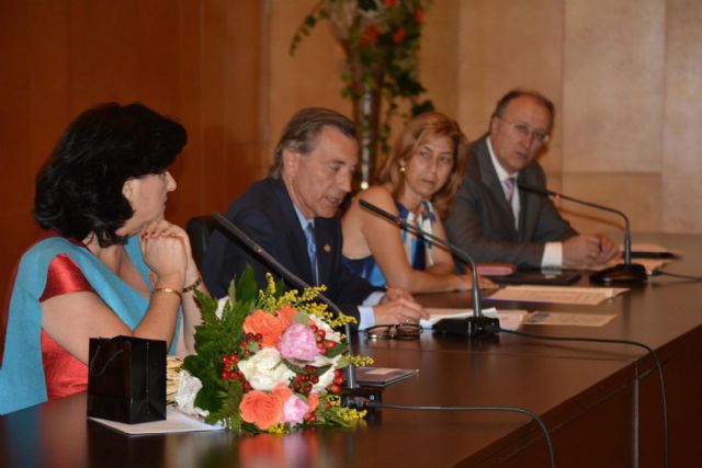 La Universidad de Mayores gradúa a 32 alumnos - 3, Foto 3