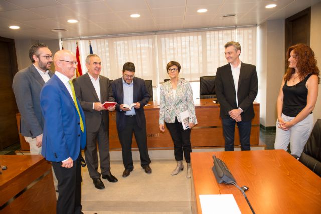 La Asamblea iniciará la actividad parlamentaria sin esperar a que se constituya necesariamente el nuevo gobierno. - 1, Foto 1