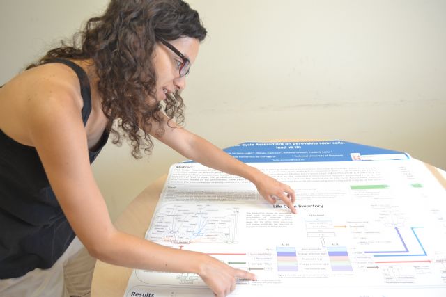 Premiada en dos congresos una investigadora de la UPCT por demostrar que las nuevas células solares no son peligrosas - 1, Foto 1