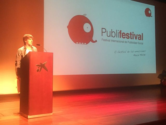 Portavoz recibe el premio al 'Mejor proyecto o acción social' del Publifestival por la Tarjeta Hermanos, de Cáritas - 1, Foto 1