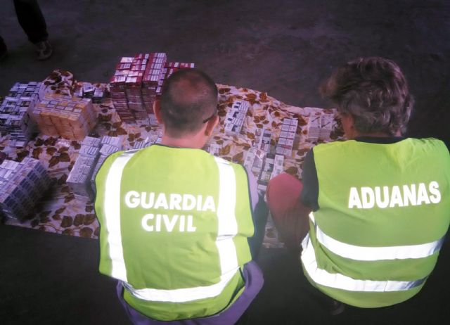 La Guardia Civil y la Agencia Tributaria aprehenden 1.500 cajetillas de tabaco de contrabando - 2, Foto 2