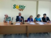 Martínez-Cachá destaca el modelo de funcionamiento de las empresas  de frutas y hortalizas de la Región