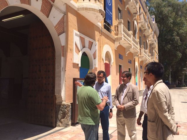 El Alcalde muestra a una delegación de arquitectos chinos el pabellón principal del Cuartel de Artillería que se transformará en museo - 2, Foto 2