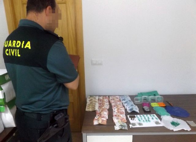 La Guardia Civil desmantela un punto de venta de droga que abastecía a varias pedanías de Murcia - 1, Foto 1