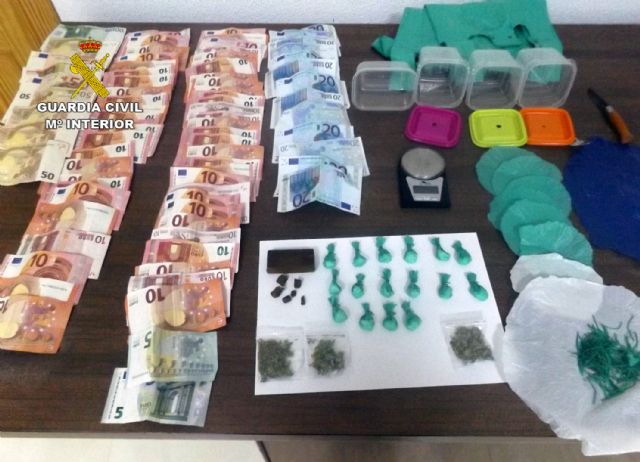 La Guardia Civil desmantela un punto de venta de droga que abastecía a varias pedanías de Murcia - 2, Foto 2