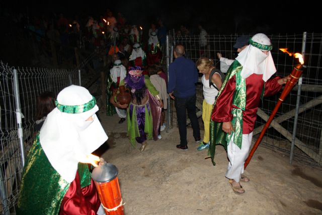 Unas mil personas arropan a la mora en su bajada del monte Castellar al Río Mula - 4, Foto 4