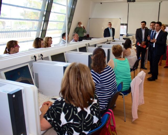 La Comunidad abre la convocatoria de ayudas para programas de empleo y formación de ayuntamientos - 1, Foto 1