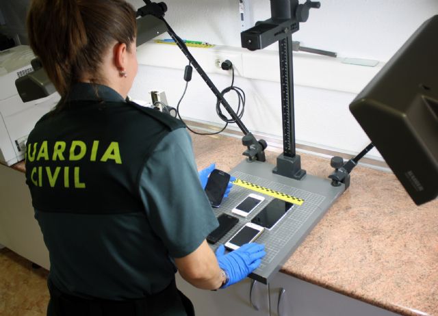 La Guardia Civil esclarece varios delitos de denuncias falsas y receptación de teléfono móviles - 2, Foto 2