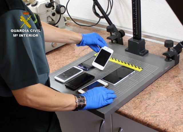 La Guardia Civil esclarece varios delitos de denuncias falsas y receptación de teléfono móviles - 3, Foto 3