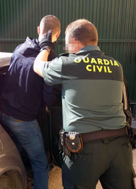 La Guardia Civil desmantela un grupo delictivo dedicado a la sustracción de fruta en Cieza - 2, Foto 2