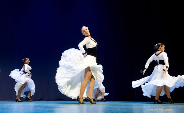 Más de 250 alumnas de la Escuela de Danza despiden el curso - 2, Foto 2