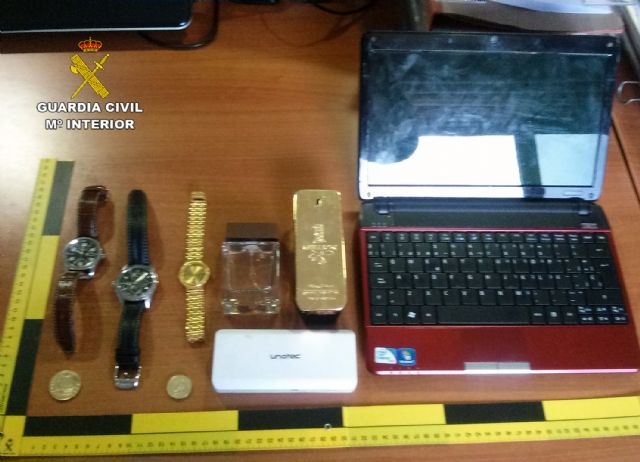 La Guardia Civil desmantela una organización criminal dedicada al robo en viviendas - 3, Foto 3