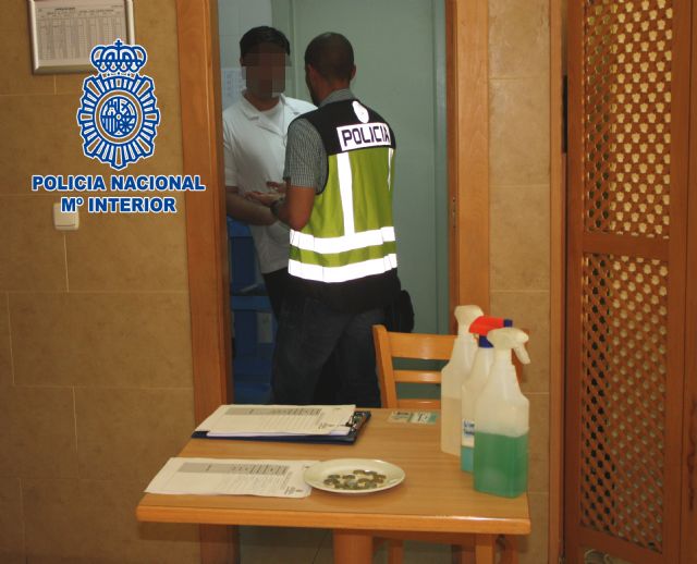 Detenidos por explotar laboralmente a sus trabajadores obligándoles a mendigar - 1, Foto 1