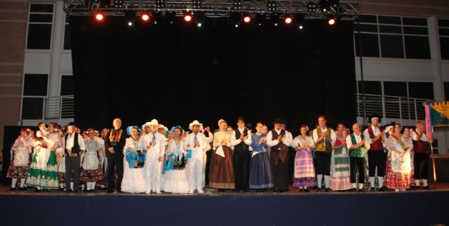 Puerto Lumbreras celebró su gran noche de folklore con grupos de Eslovenia, México, y Murcia - 2, Foto 2