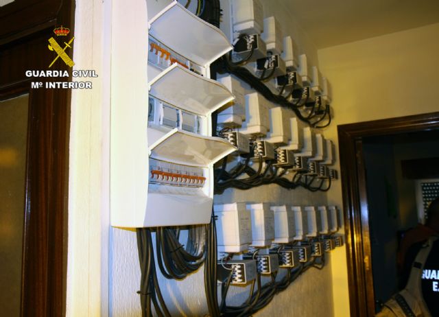 La Guardia Civil desmantela dos invernaderos clandestinos de marihuana en Murcia - 3, Foto 3