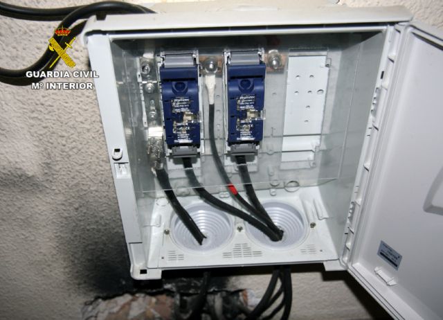 La Guardia Civil desmantela dos invernaderos clandestinos de marihuana en Murcia - 5, Foto 5