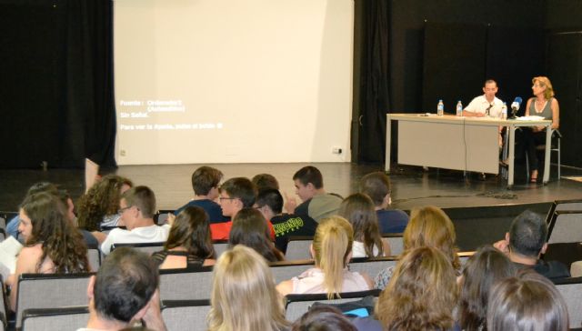 Más de una treintena de jóvenes se acercan a la ciencia en el campamento organizado por UNIMAR - 1, Foto 1