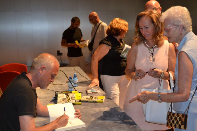 Jordi Rebellón presenta en Águilas su primera novela - 2, Foto 2