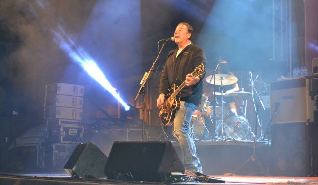 La mítica banda Revólver revoluciona las barracas populares en las fiestas patronales de San Pedro - 1, Foto 1