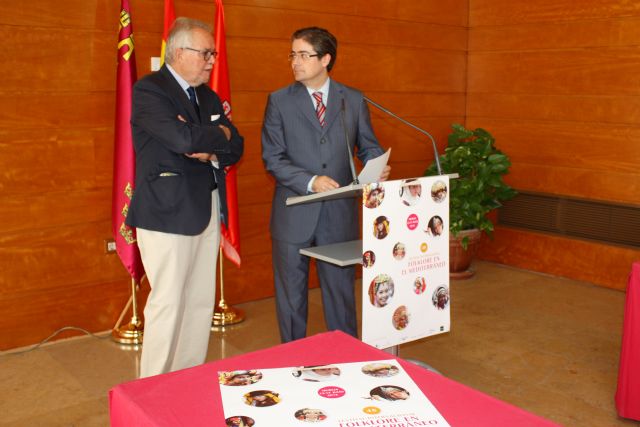 Croacia, Francia, México, Rusia y China traen su folklore a las calles de Murcia - 1, Foto 1