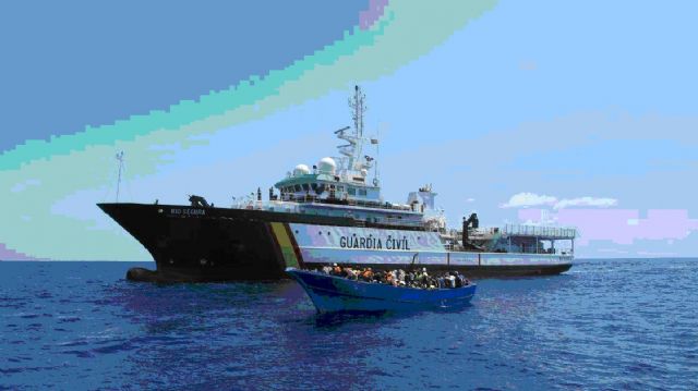 La Guardia Civil ha rescatado en la última semana a 917 inmigrantes en aguas italianas al sur de la isla de Lampedusa - 5, Foto 5