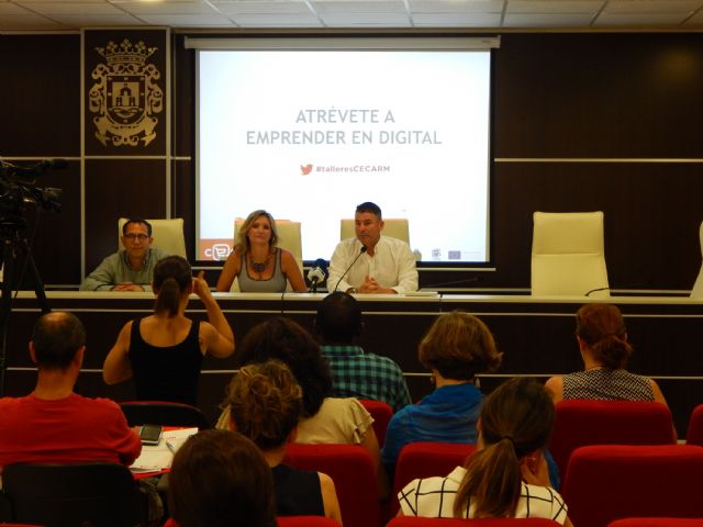La directora general de Investigación inaugura el taller de Cecarm ´Atrévete a emprender en digital´ - 1, Foto 1