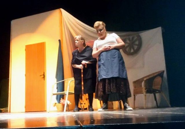 Homenaje del grupo teatral Candilejas de Ceutí al musical Mamma Mia - 1, Foto 1