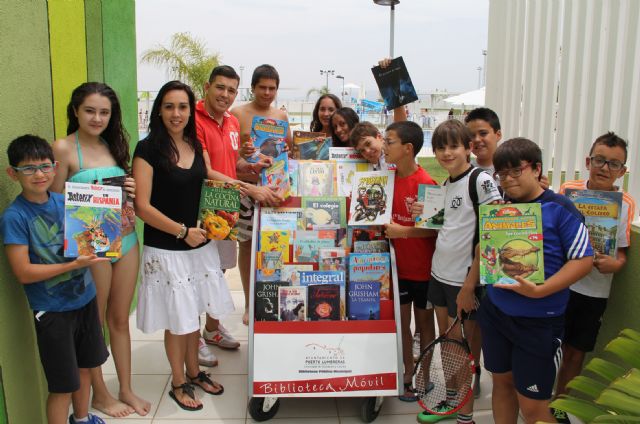 El Ayuntamiento pone en marcha el nuevo servicio de Bibliopiscina durante los meses de julio y agosto - 1, Foto 1