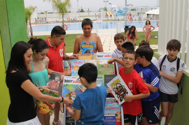 El Ayuntamiento pone en marcha el nuevo servicio de Bibliopiscina durante los meses de julio y agosto - 2, Foto 2