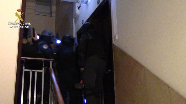 La Guardia Civil desarticula una organización criminal china dedicada al tráfico de seres humanos - 5, Foto 5