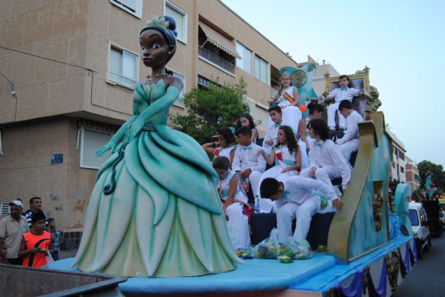 El desfile de Carrozas pone fin a las Fiestas Patronales - 1, Foto 1